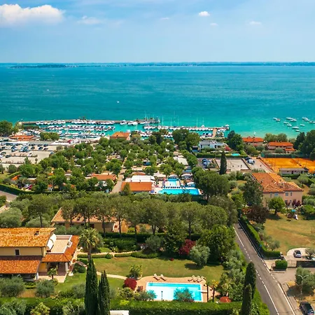 Elena Вилла Moniga del Garda
